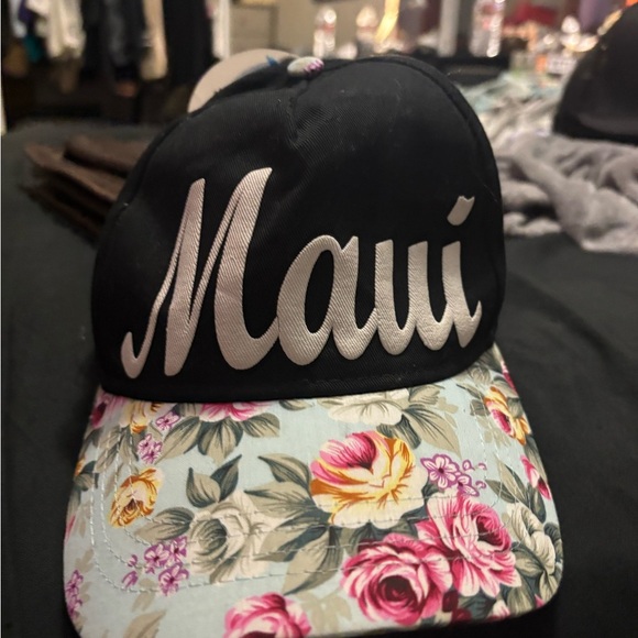 Maui Floral Cap - Picture 1 of 13